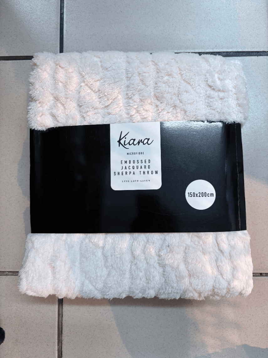 Kiara Embrossed Sherpa Throw White 150x200